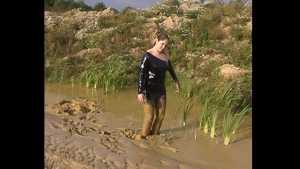 boobs-deep-mud-adventures_7.jpg