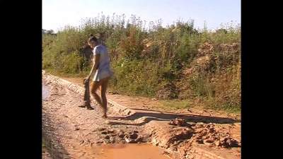 her-first-time-naked-in-the-mud_24.jpg
